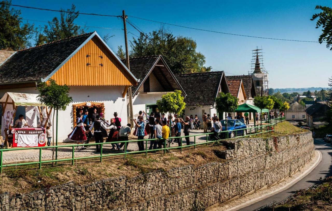 Sobe Na Vinskoj Cesti Zmajevac 아파트 외부 사진